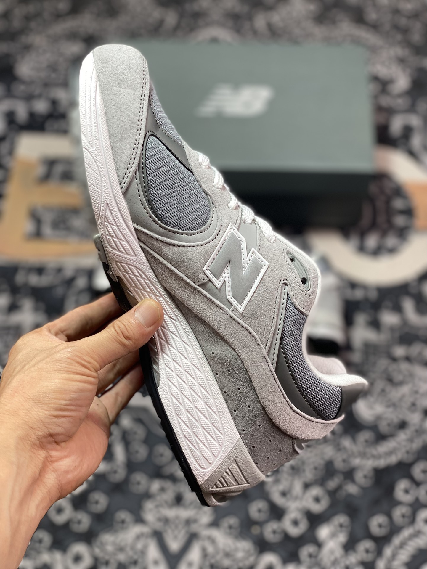 New Balance 2002R ”Light Dark Grey” series low-top retro dad jogging shoes ”3m reflective light gray distressed” M2002R