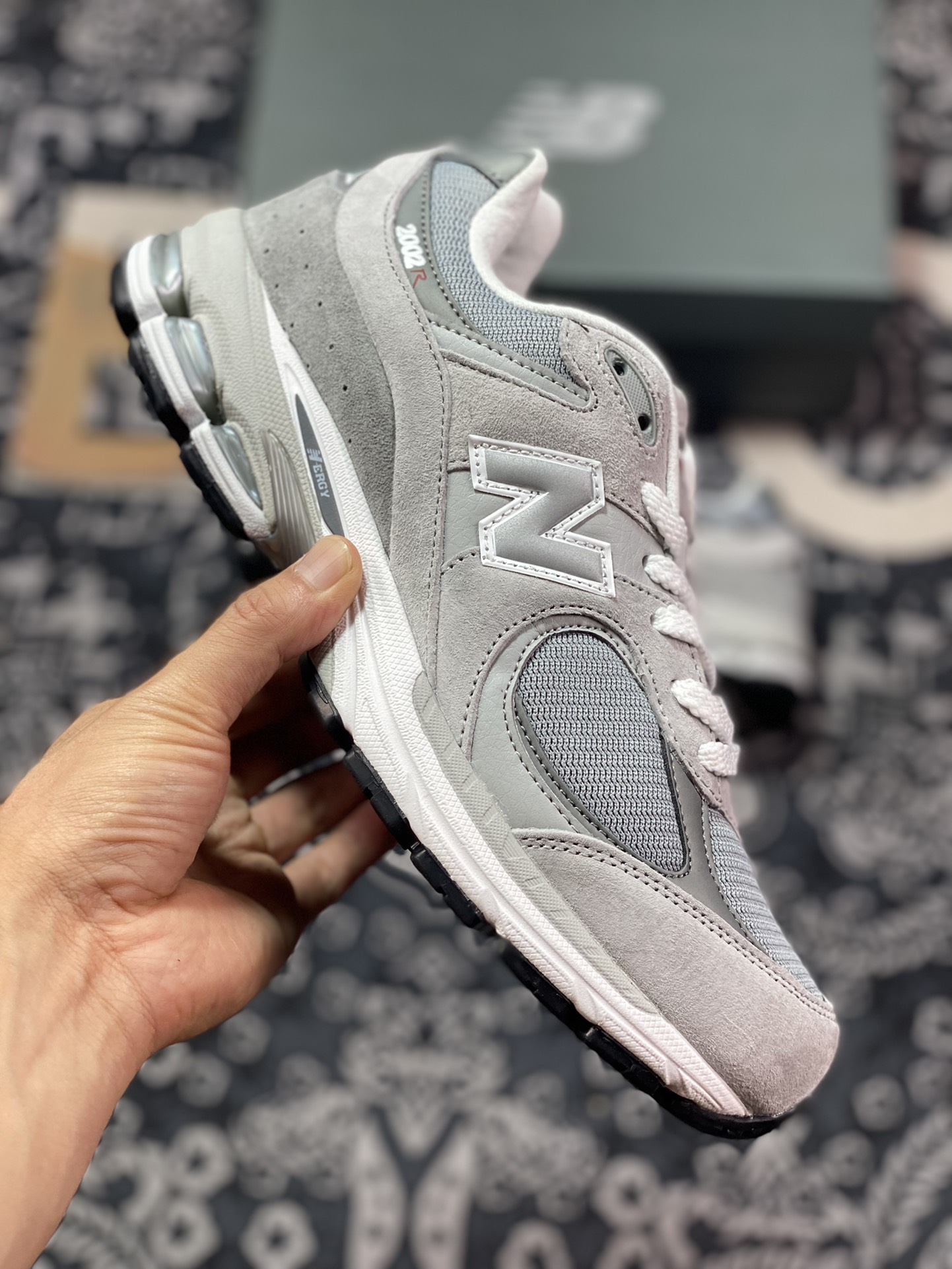 New Balance 2002R ”Light Dark Grey” series low-top retro dad jogging shoes ”3m reflective light gray distressed” M2002R