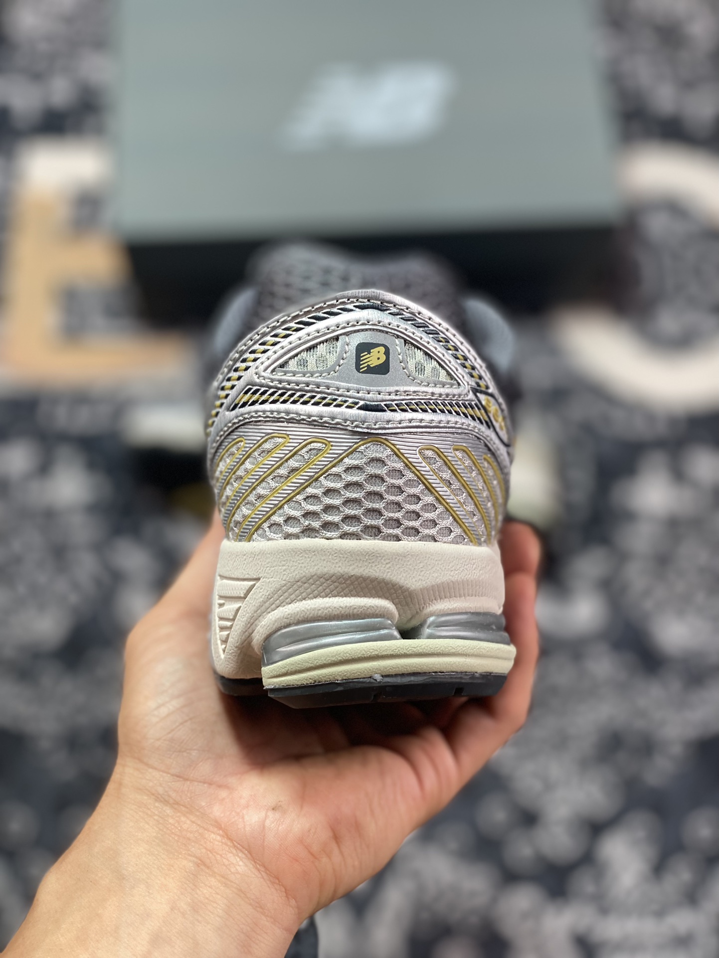 New Balance ML860V2 series low-top classic retro dad style casual sports jogging shoes ”Silver Gray Dark Gray Yellow” ML860KR2