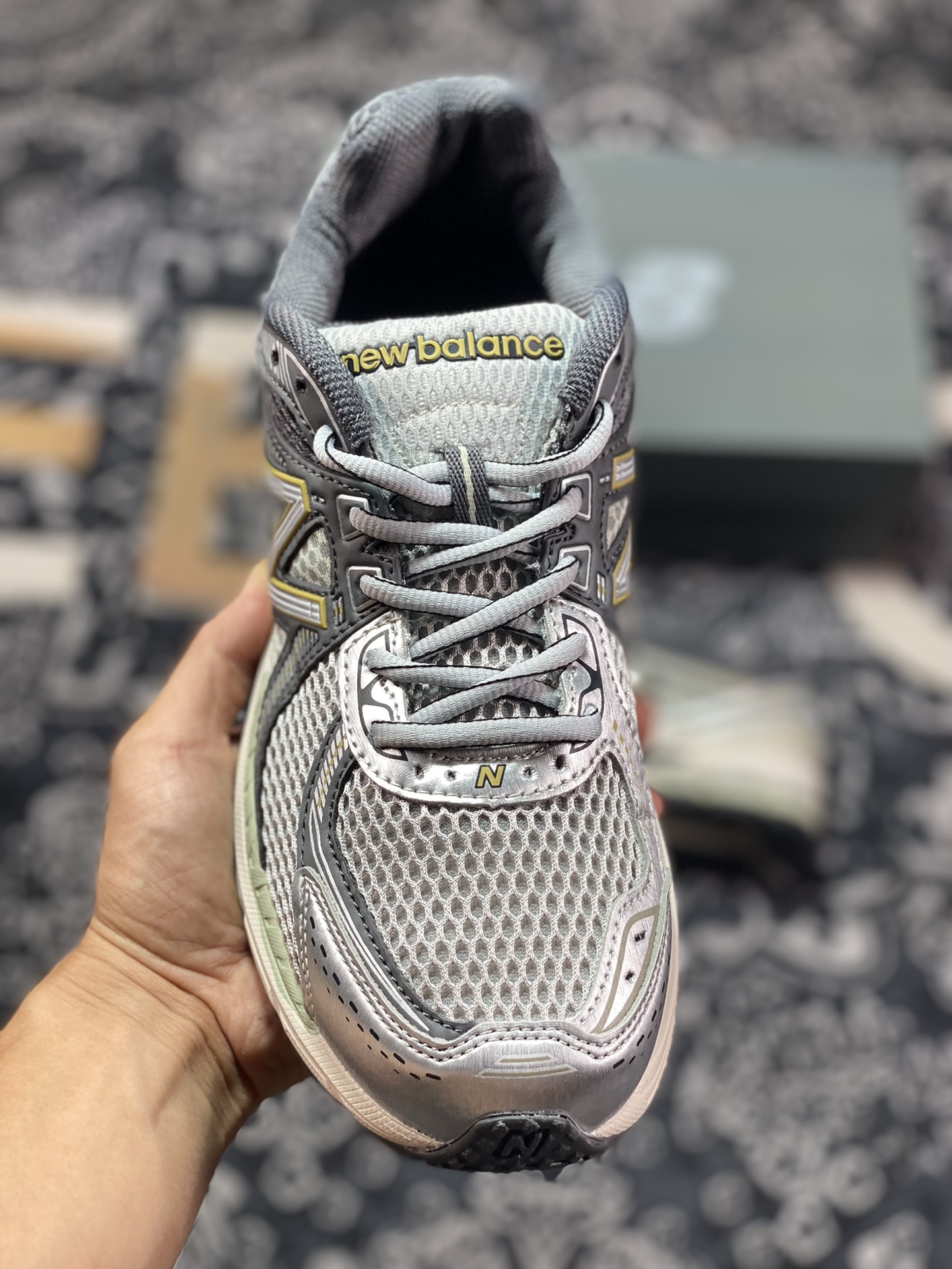 New Balance ML860V2 series low-top classic retro dad style casual sports jogging shoes ”Silver Gray Dark Gray Yellow” ML860KR2