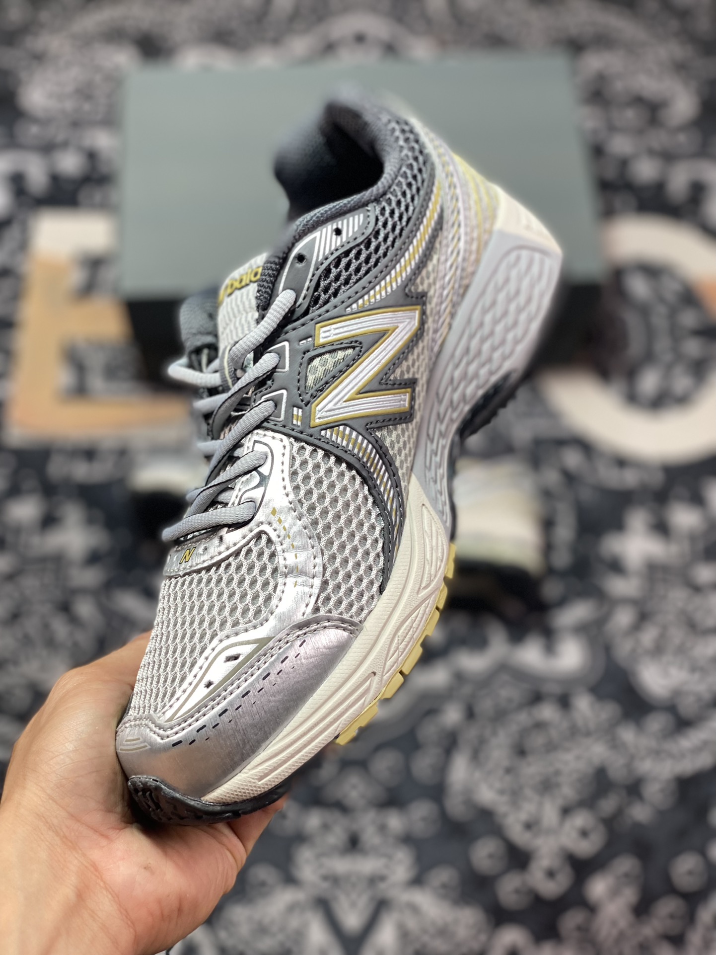 New Balance ML860V2 series low-top classic retro dad style casual sports jogging shoes ”Silver Gray Dark Gray Yellow” ML860KR2