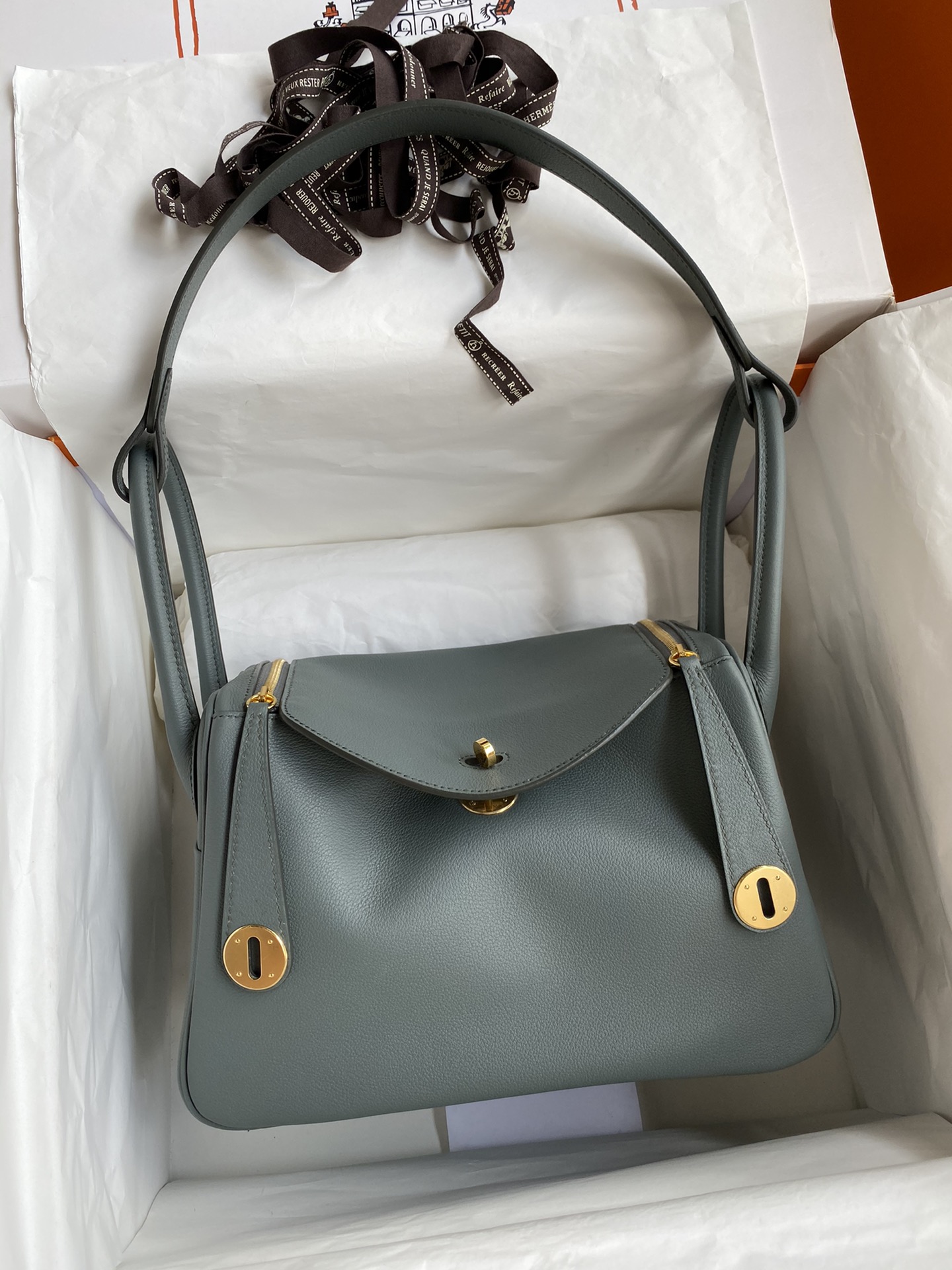 NO:699447,Hand-stitched Lindy 26cm imported Evercolor leather almond green gold buckle, Hermes, Hermes, Hermes,19860909手缝Lindy 26cm 进口Evercolor皮 杏仁绿 金扣,爱马仕,hermes,Hermes,,Bag