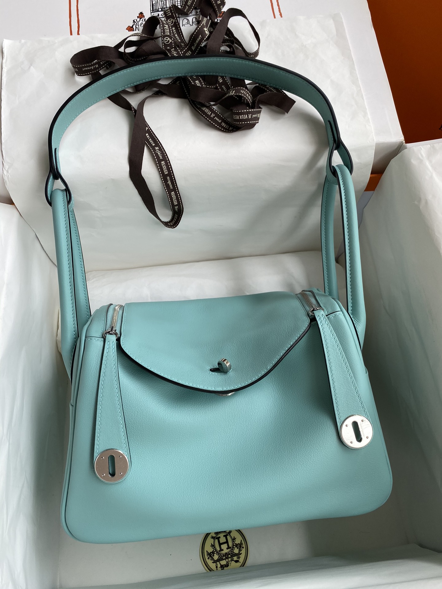NO:699443,Hand-sewn Lindy 26cm imported Swift leather macaron blue silver buckle, Hermes, hermes, stuart weitzman, Hermes,19860909手缝Lindy 26cm 进口Swift皮 马卡龙蓝 银扣,爱马仕,hermes,stuart weitzman,Hermes,,Bag