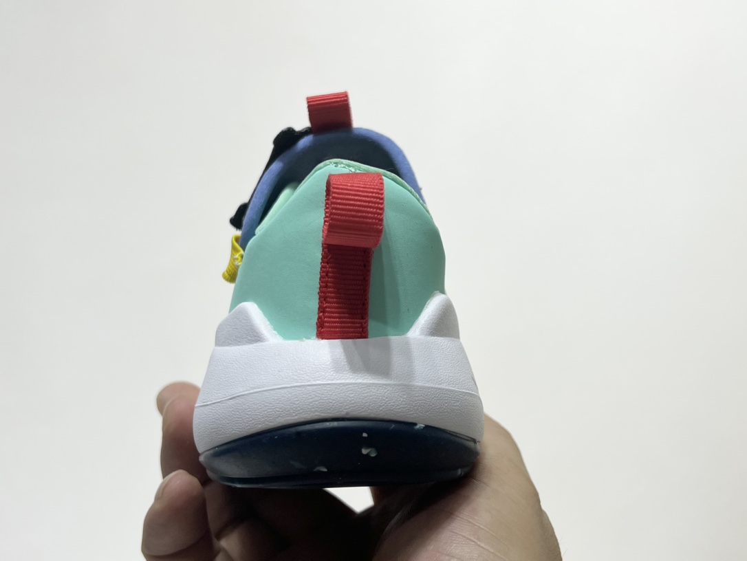 图片[7]-NK 春夏新款E赤足系列一脚蹬轻便缓震儿童运动鞋 尺码：24-37码 E赤足系列，升级网面透气舒适☁️ 升级橡胶耐磨防滑大底，脚感更舒适✔️ 松紧带一脚蹬设计，穿脱快人一步✌🏻 精致刺绣LOGO，简约时髦又洋气✨-选品中心