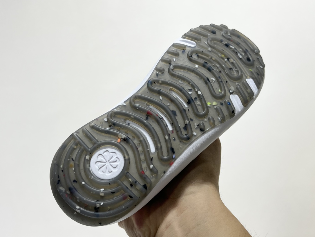 图片[5]-NK 春夏新款E赤足系列一脚蹬轻便缓震儿童运动鞋 尺码：24-37码 E赤足系列，升级网面透气舒适☁️ 升级橡胶耐磨防滑大底，脚感更舒适✔️ 松紧带一脚蹬设计，穿脱快人一步✌🏻 精致刺绣LOGO，简约时髦又洋气✨-选品中心