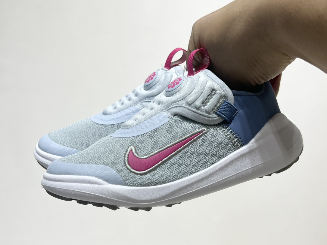 图片[2]-NK 春夏新款E赤足系列一脚蹬轻便缓震儿童运动鞋 尺码：24-37码 E赤足系列，升级网面透气舒适☁️ 升级橡胶耐磨防滑大底，脚感更舒适✔️ 松紧带一脚蹬设计，穿脱快人一步✌🏻 精致刺绣LOGO，简约时髦又洋气✨-选品中心