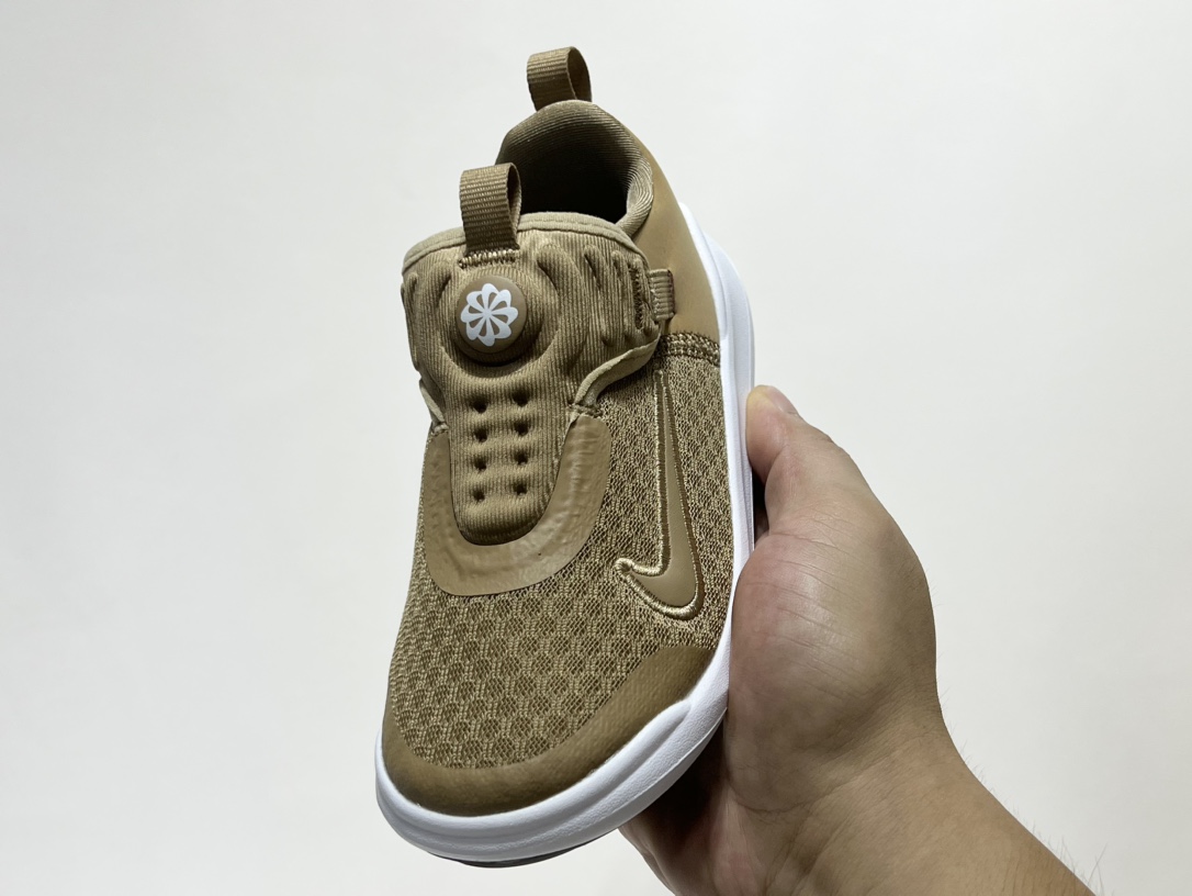 图片[3]-NK 春夏新款E赤足系列一脚蹬轻便缓震儿童运动鞋 尺码：24-37码 E赤足系列，升级网面透气舒适☁️ 升级橡胶耐磨防滑大底，脚感更舒适✔️ 松紧带一脚蹬设计，穿脱快人一步✌🏻 精致刺绣LOGO，简约时髦又洋气✨-选品中心