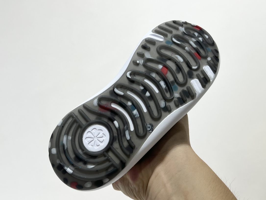 图片[5]-NK 春夏新款E赤足系列一脚蹬轻便缓震儿童运动鞋 尺码：24-37码 E赤足系列，升级网面透气舒适☁️ 升级橡胶耐磨防滑大底，脚感更舒适✔️ 松紧带一脚蹬设计，穿脱快人一步✌🏻 精致刺绣LOGO，简约时髦又洋气✨-选品中心