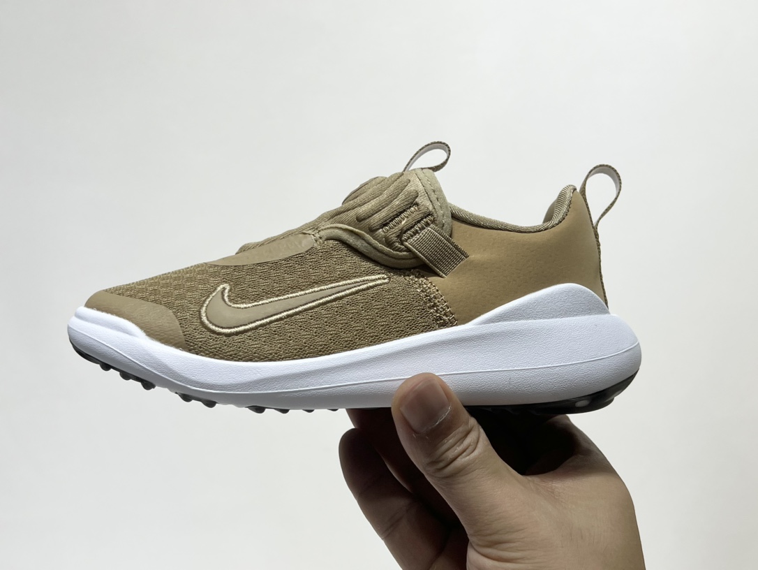 图片[4]-NK 春夏新款E赤足系列一脚蹬轻便缓震儿童运动鞋 尺码：24-37码 E赤足系列，升级网面透气舒适☁️ 升级橡胶耐磨防滑大底，脚感更舒适✔️ 松紧带一脚蹬设计，穿脱快人一步✌🏻 精致刺绣LOGO，简约时髦又洋气✨-选品中心