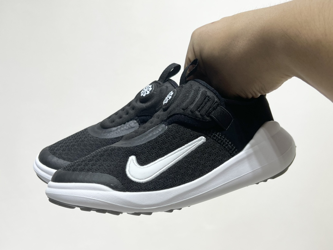 图片[2]-NK 春夏新款E赤足系列一脚蹬轻便缓震儿童运动鞋 尺码：24-37码 E赤足系列，升级网面透气舒适☁️ 升级橡胶耐磨防滑大底，脚感更舒适✔️ 松紧带一脚蹬设计，穿脱快人一步✌🏻 精致刺绣LOGO，简约时髦又洋气✨-选品中心