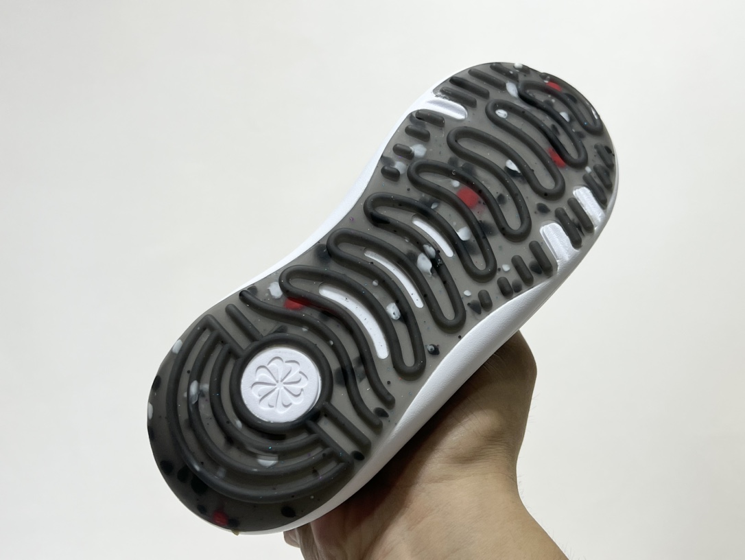 图片[5]-NK 春夏新款E赤足系列一脚蹬轻便缓震儿童运动鞋 尺码：24-37码 E赤足系列，升级网面透气舒适☁️ 升级橡胶耐磨防滑大底，脚感更舒适✔️ 松紧带一脚蹬设计，穿脱快人一步✌🏻 精致刺绣LOGO，简约时髦又洋气✨-选品中心