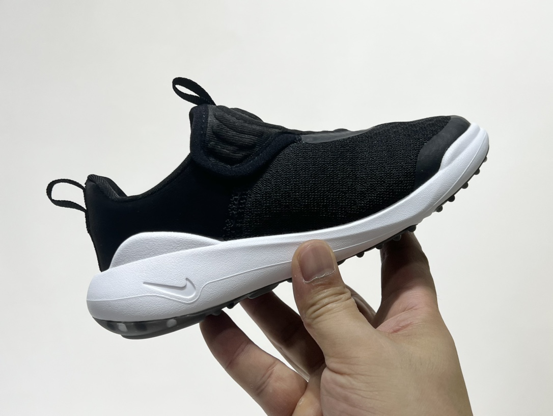 图片[9]-NK 春夏新款E赤足系列一脚蹬轻便缓震儿童运动鞋 尺码：24-37码 E赤足系列，升级网面透气舒适☁️ 升级橡胶耐磨防滑大底，脚感更舒适✔️ 松紧带一脚蹬设计，穿脱快人一步✌🏻 精致刺绣LOGO，简约时髦又洋气✨-选品中心