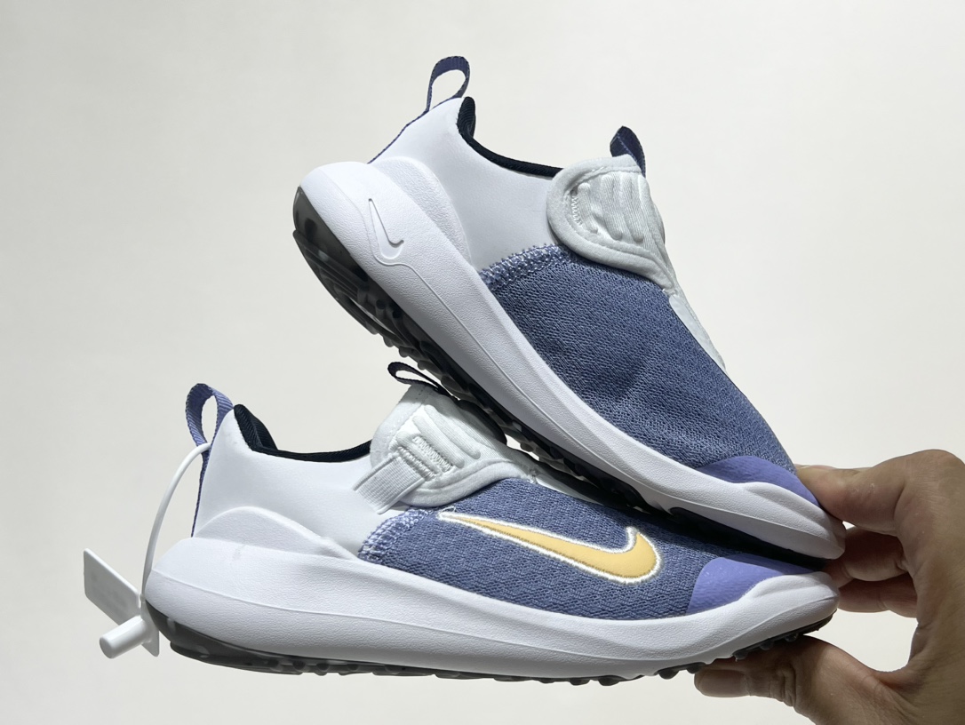 图片[9]-NK 春夏新款E赤足系列一脚蹬轻便缓震儿童运动鞋 尺码：24-37码 E赤足系列，升级网面透气舒适☁️ 升级橡胶耐磨防滑大底，脚感更舒适✔️ 松紧带一脚蹬设计，穿脱快人一步✌🏻 精致刺绣LOGO，简约时髦又洋气✨-选品中心