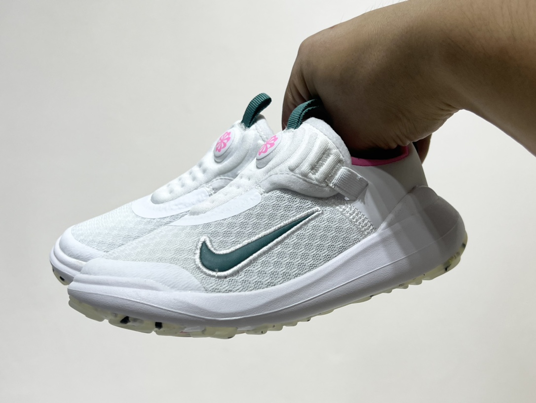 图片[2]-NK 春夏新款E赤足系列一脚蹬轻便缓震儿童运动鞋 尺码：24-37码 E赤足系列，升级网面透气舒适☁️ 升级橡胶耐磨防滑大底，脚感更舒适✔️ 松紧带一脚蹬设计，穿脱快人一步✌🏻 精致刺绣LOGO，简约时髦又洋气✨-选品中心