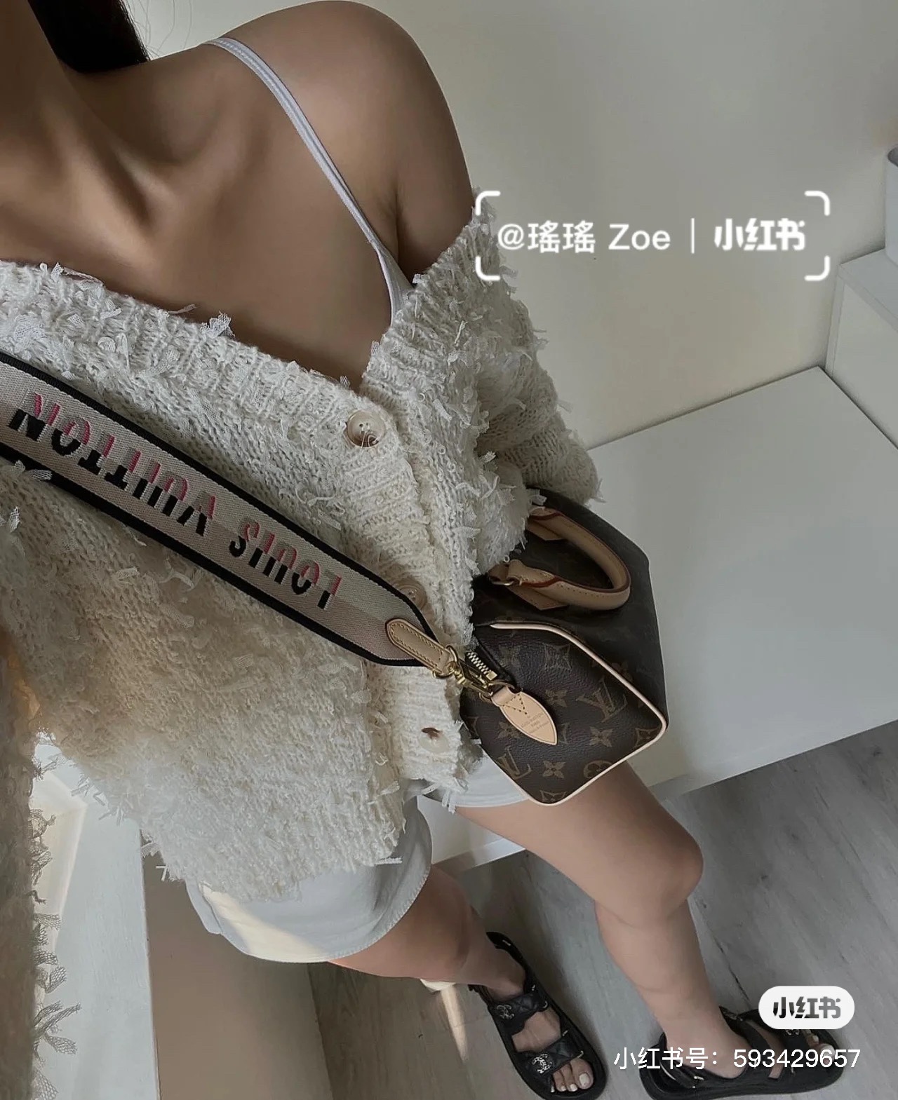 休闲风也是妥妥搭配，俏皮又不失气质！
一整心动拿捏住！