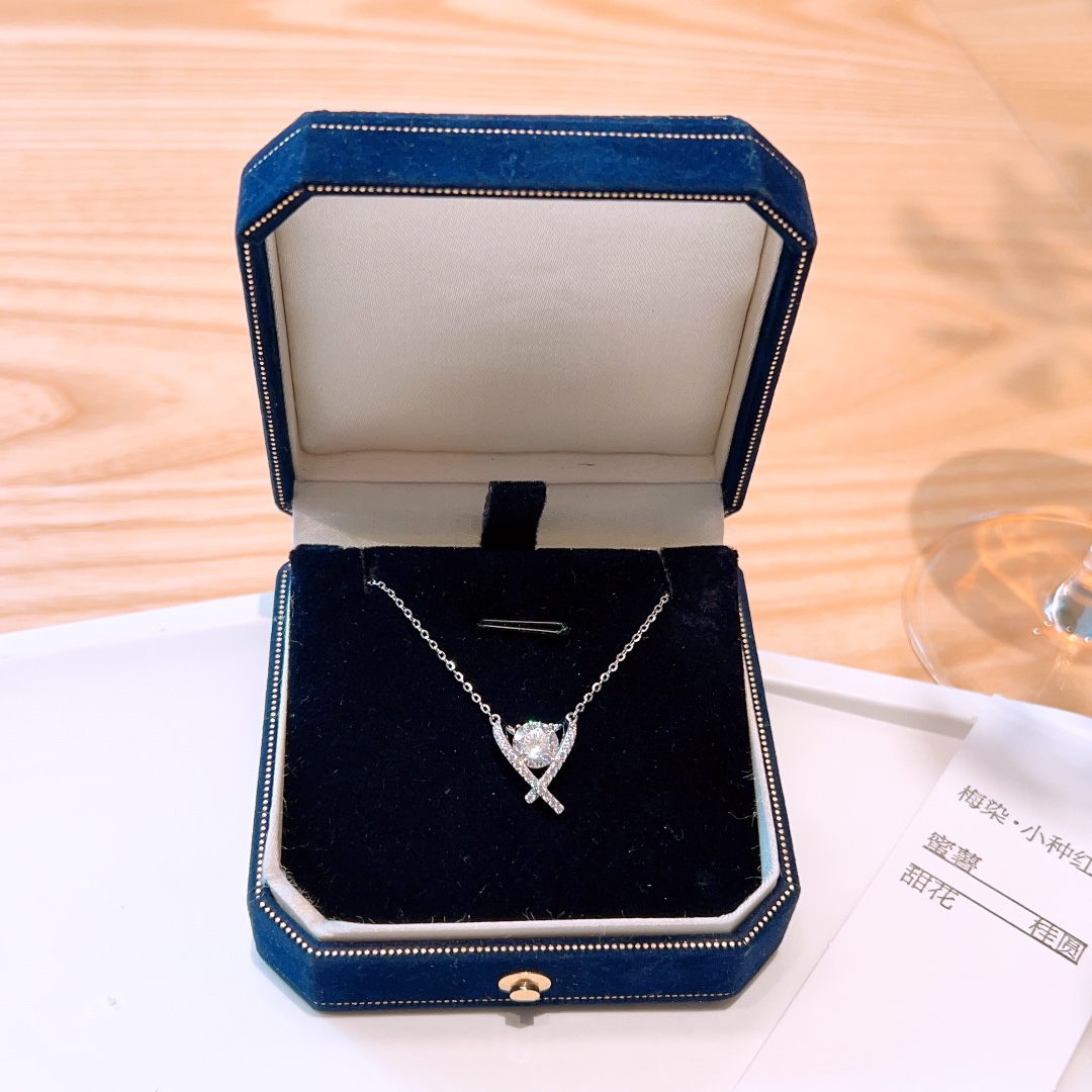 925 Silver Moissanite Necklace Sweet & Cool New Year Silver