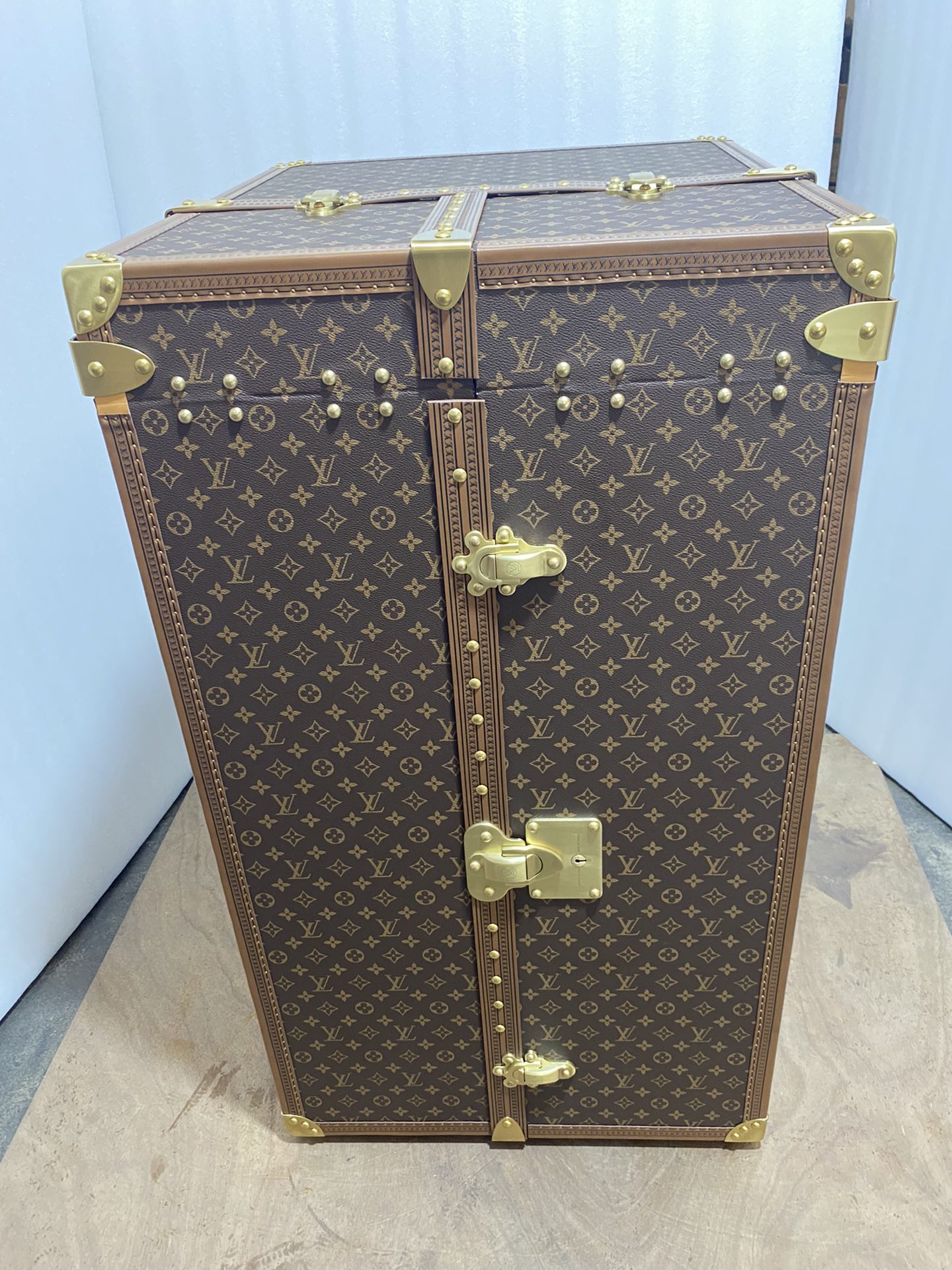 NO:269731,Customer-ordered dressing table (presby flower   light blue),19860909客订化妆台（老花 浅蓝色）,,luggage