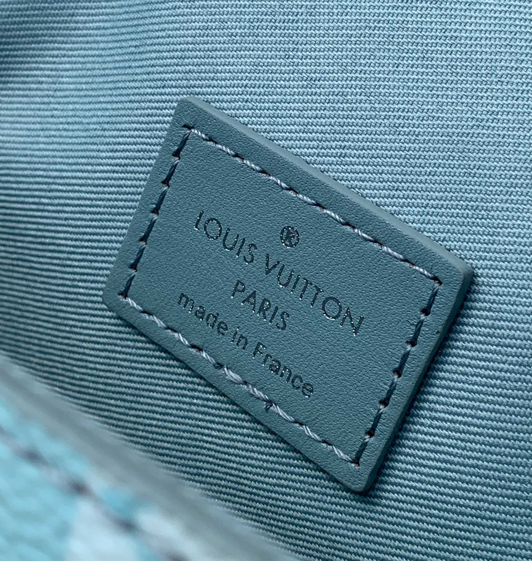 🌼 m22637尺寸18 x 11x 6.5cm香港渠道特供 LVM22637 夏日限量版水滴浅绿色St