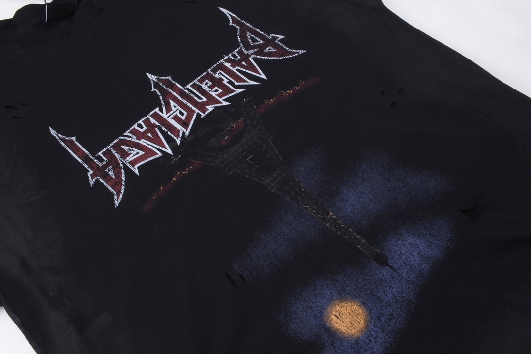 Balenciaga Camiseta Estampada Torre Eiffel Invertida, Diseño Lavado y Destruido 6 i1691581897 5483 4