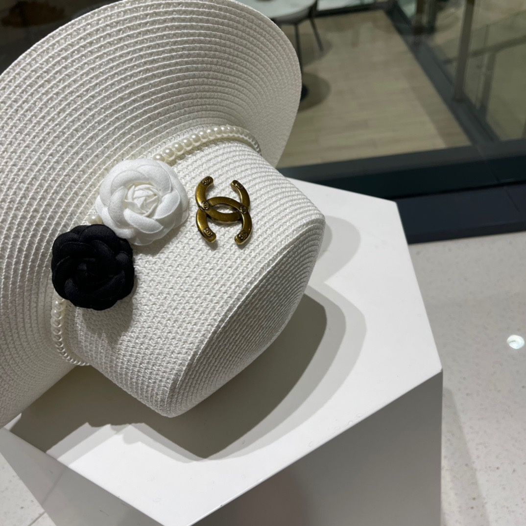 Chanel 香奈儿 春款草帽，新款山茶花珍珠配饰草帽，名媛风 版型好看，头围57cm
