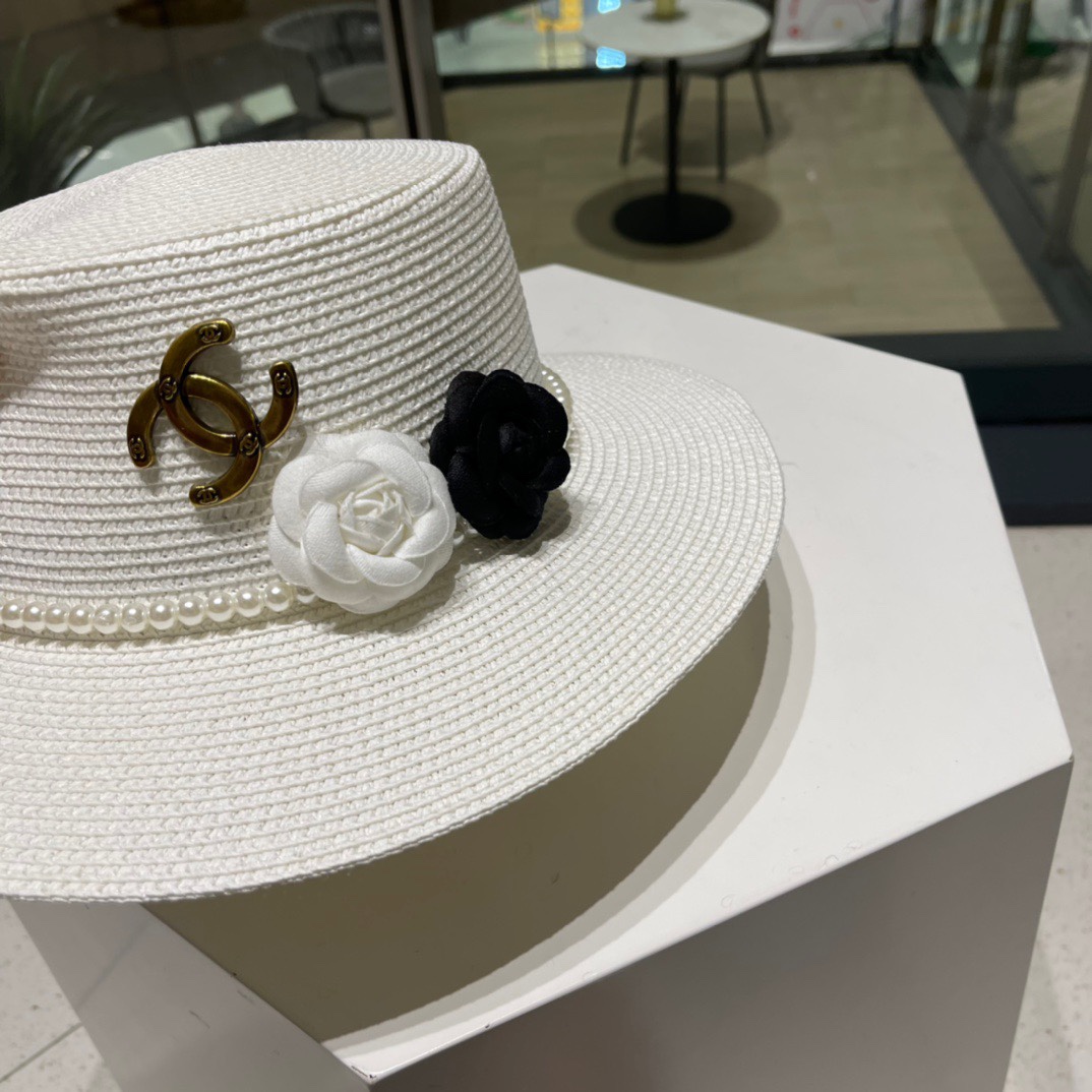 Chanel 香奈儿 春款草帽，新款山茶花珍珠配饰草帽，名媛风 版型好看，头围57cm