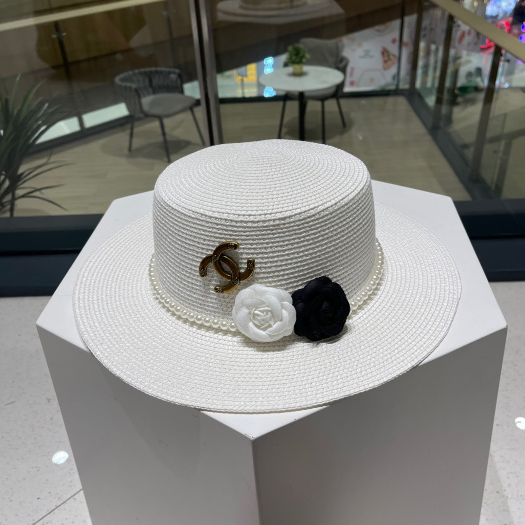 Chanel 香奈儿 春款草帽，新款山茶花珍珠配饰草帽，名媛风 版型好看，头围57cm