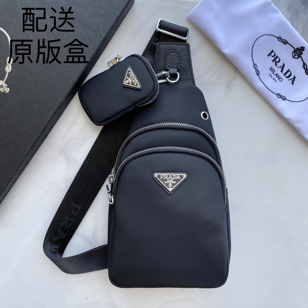 Prada 配送 包装盒最新款式 男士胸包 采用进口尼龙布材质轻便 舒适 质感柔滑