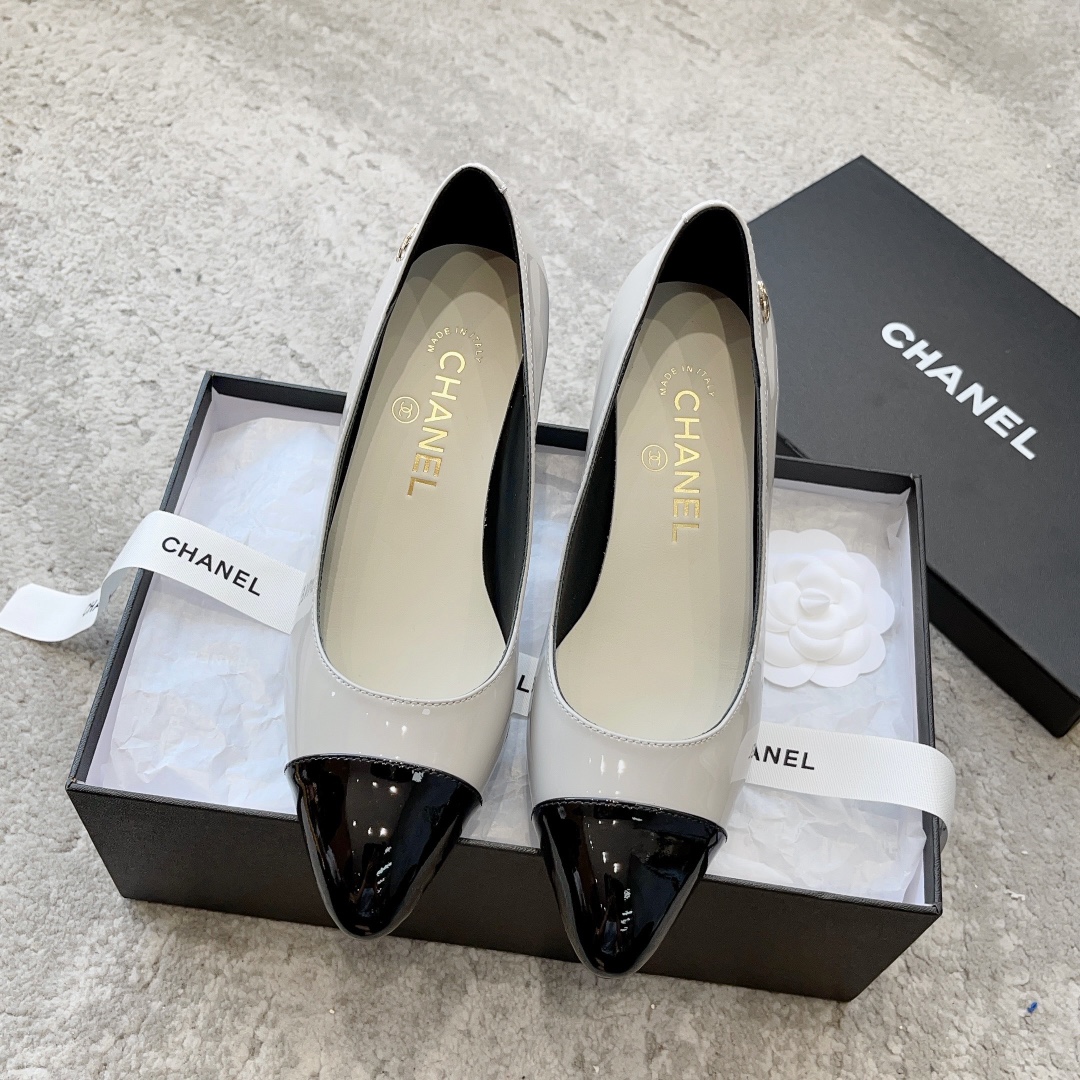 CHANEL Mary Jane сандалии подиумная модель подкладка из овечьей кожи подошва из натуральной итальянской кожи подчеркивает белизну и элегантность