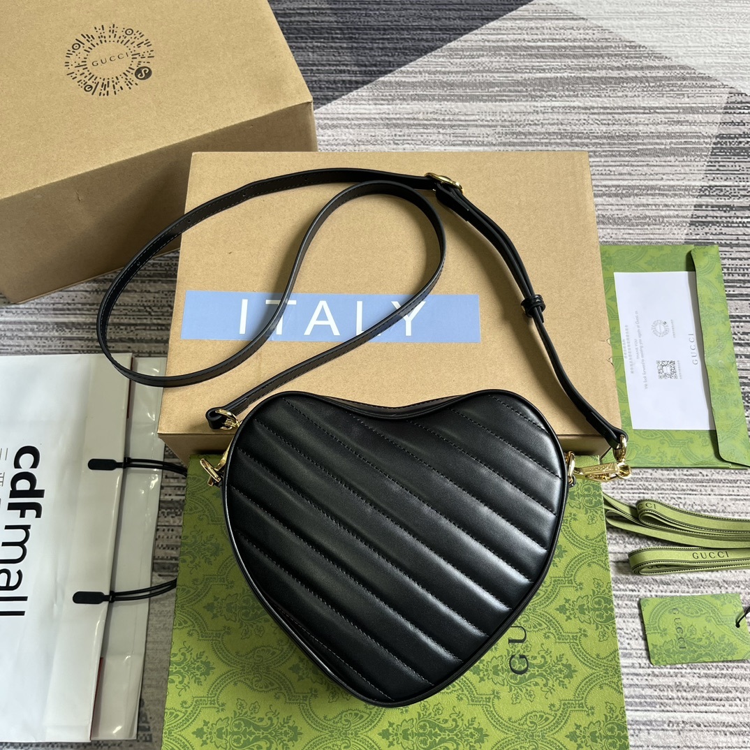 配全套包装️联锁G迷你心形单肩包联锁G主题从过去和现在中汲取灵感以对角线马贝拉塞皮革为特色同心形设计使这
