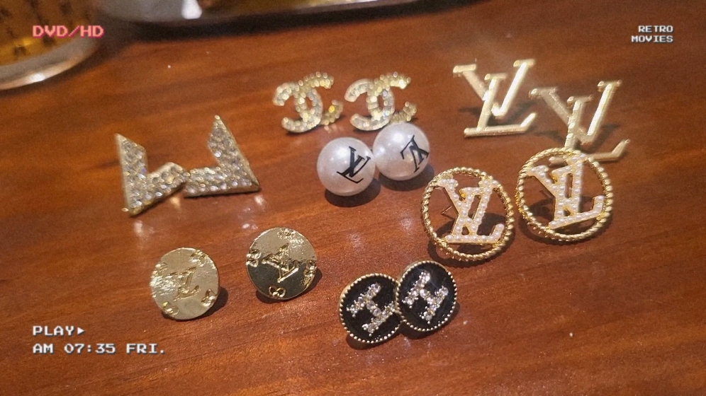 Each item in the LV boxEar accessories can be contracted for all your - Comprehensive