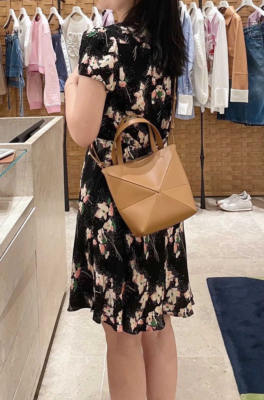 NO:532398,Luojia Folding Tote uzzle mini cute and practical, comes with crossbody shoulder strap~, new model     Puzzle Fold Tote bag folding bag Puzzle Fold Tote,loewe19860909罗家折叠Tote uzzle mini可爱又实用 自带 斜挎 肩带~,新款    Puzzle Fold Tote包折叠包Puzzle Fold Tote,Bag