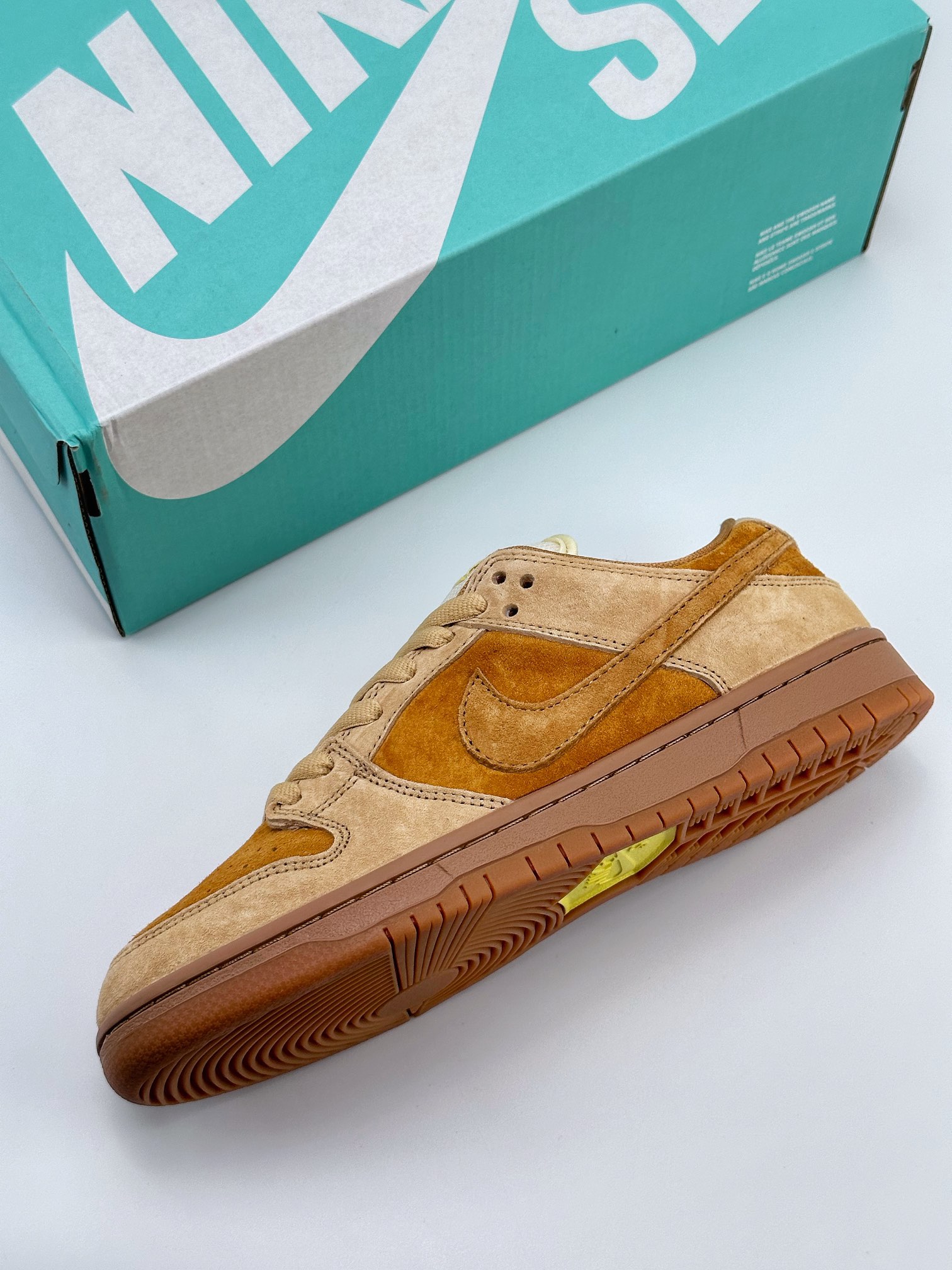 Nike SB Dunk Low Wheat Brown 883232-700