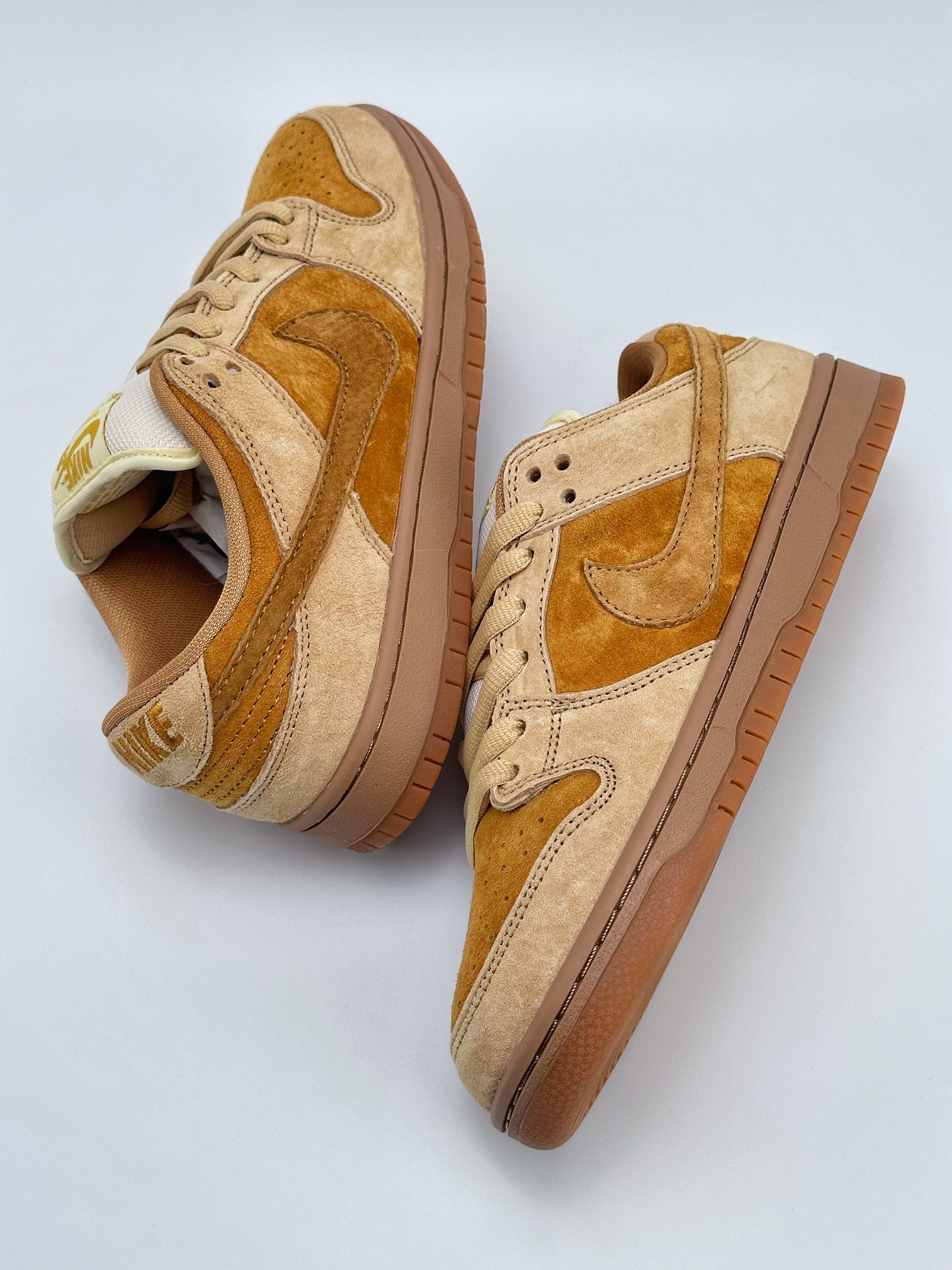 Nike SB Dunk Low Wheat Brown 883232-700