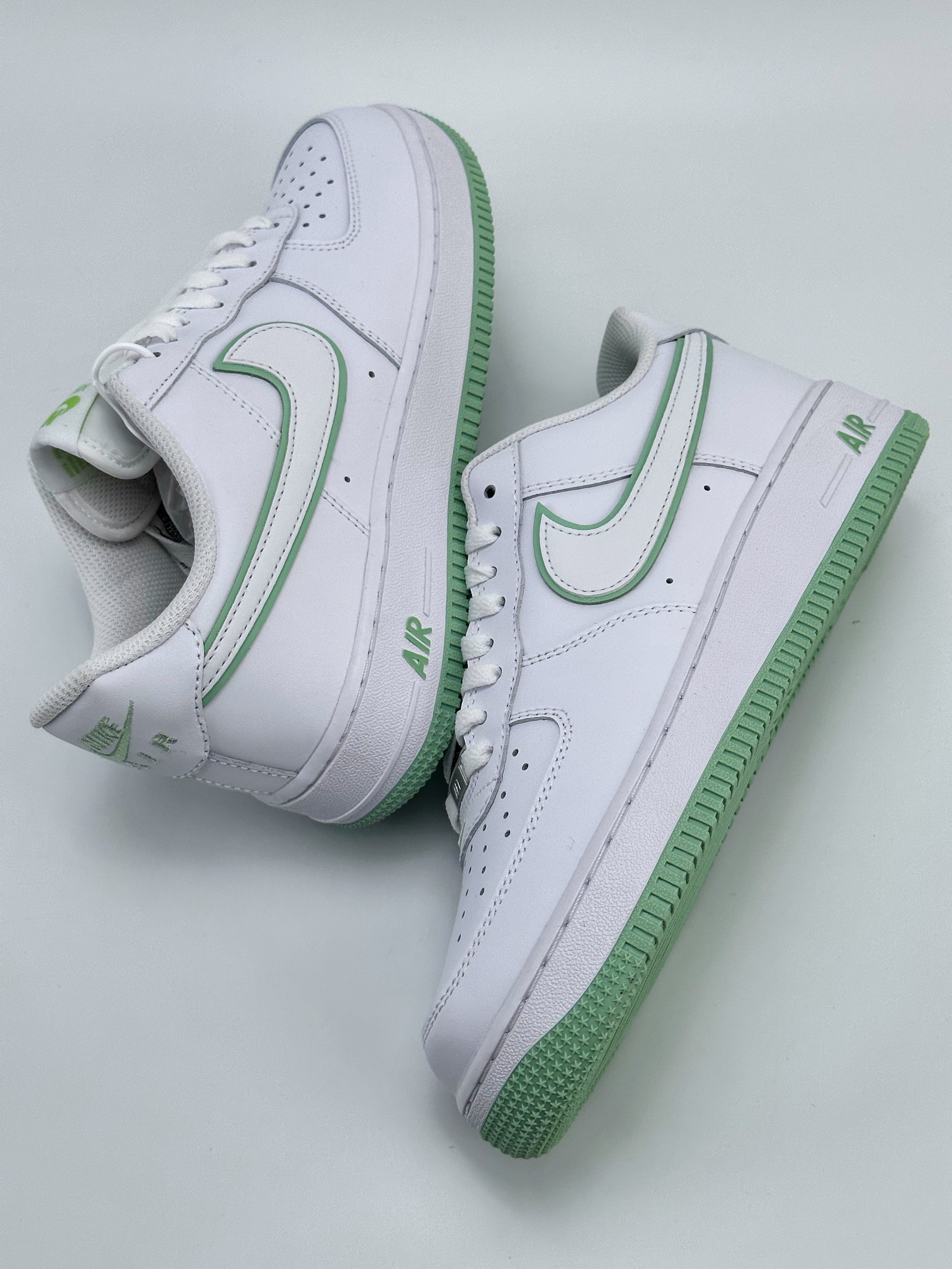 Nike Air Force 1 Low 07 White Grass Green DV0788-105