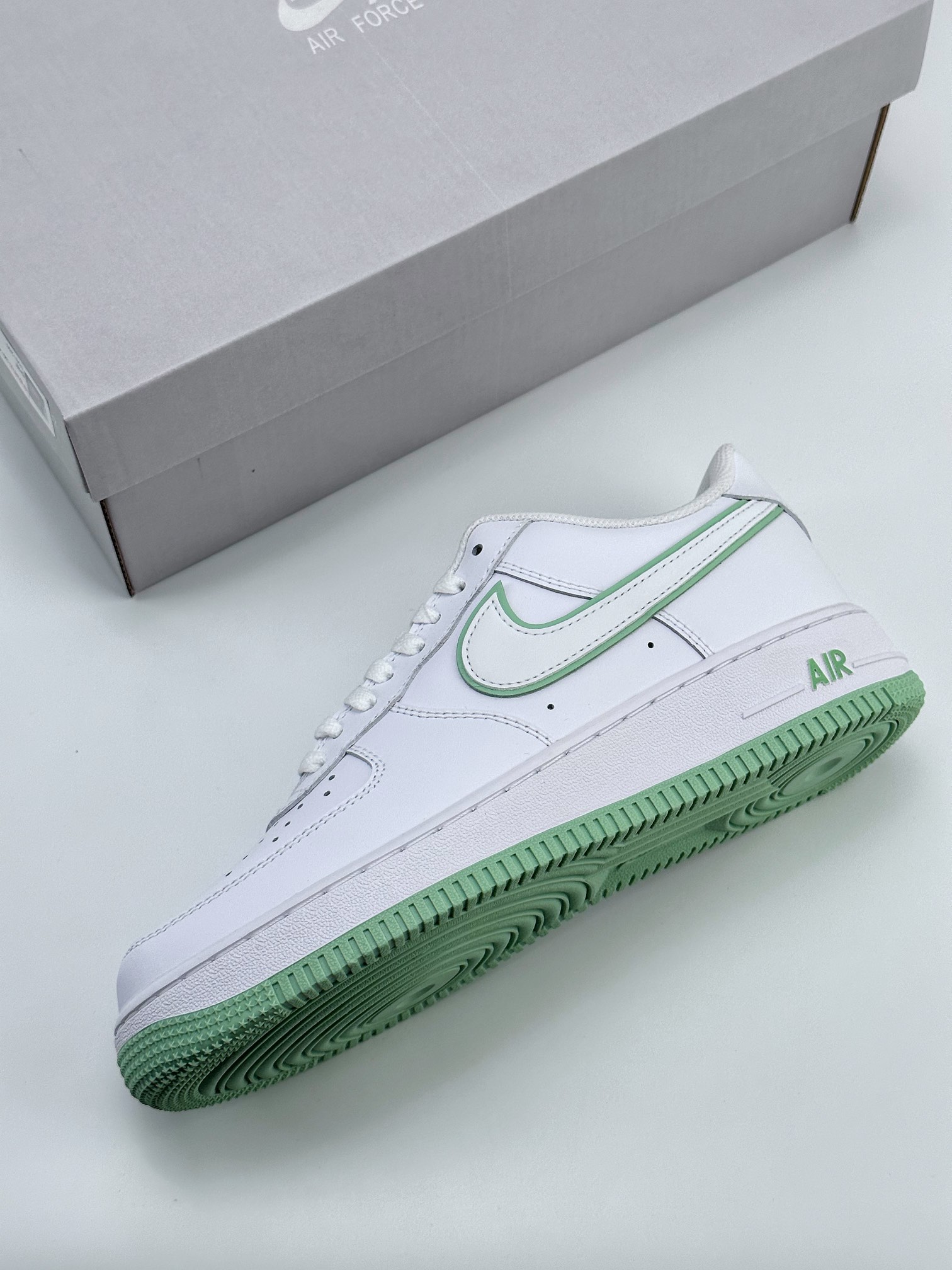 Nike Air Force 1 Low 07 White Grass Green DV0788-105