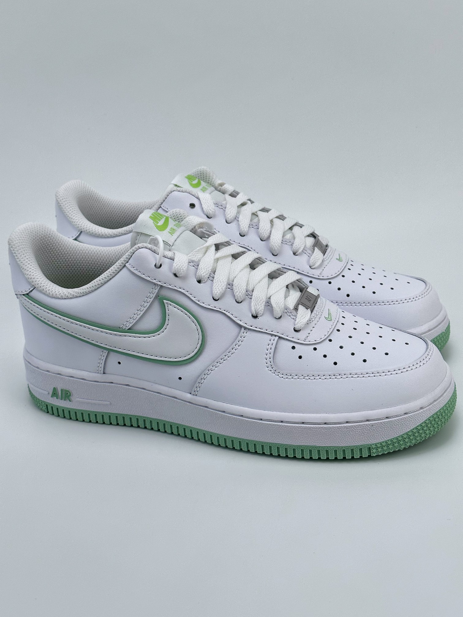 Nike Air Force 1 Low 07 White Grass Green DV0788-105