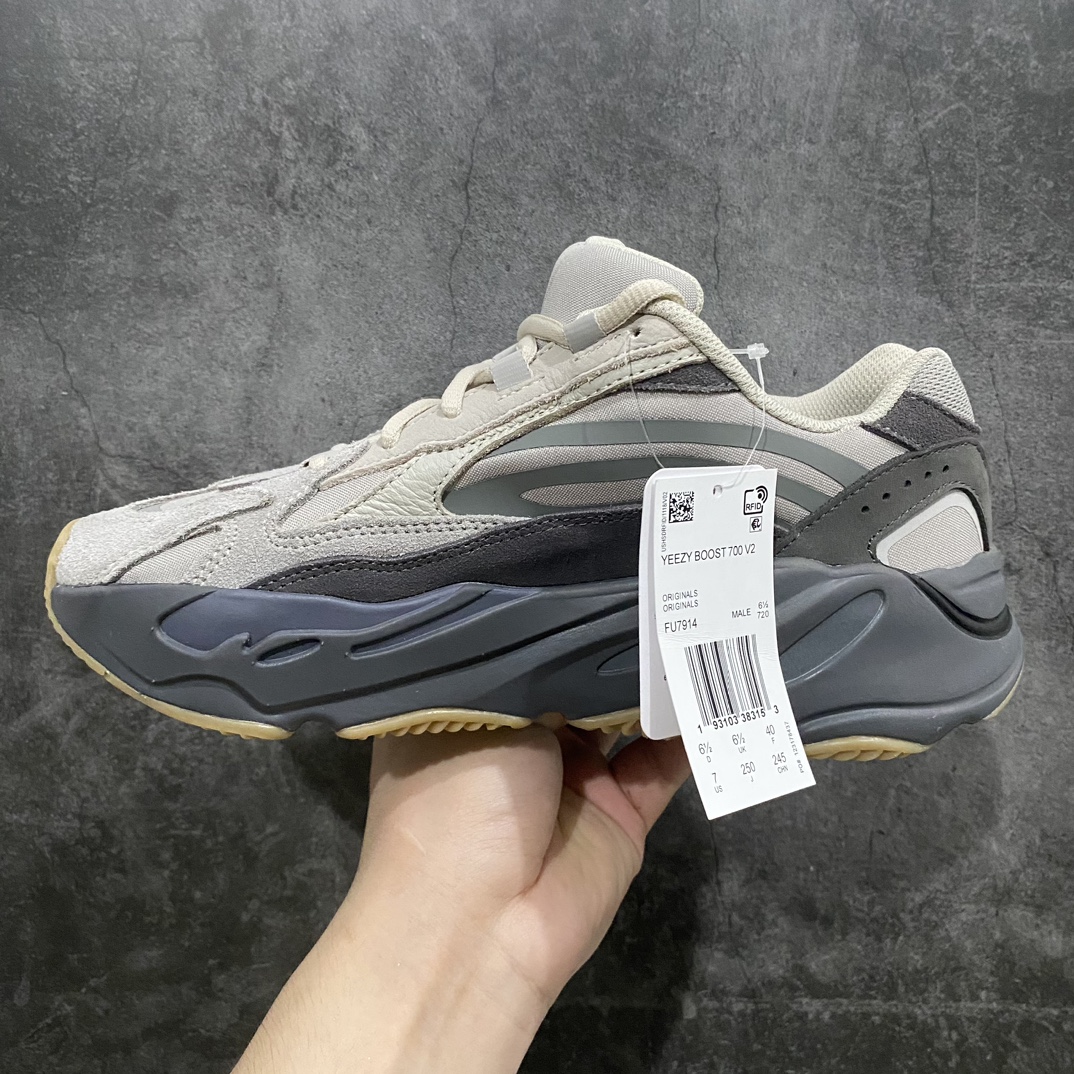 LW version of Yeezy 700v2 Tephra Volcano FU7914 is the most popular version on the market