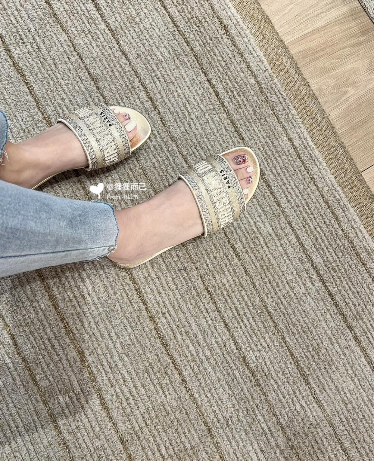 NO:264145,Most popular luxury model ~ CD Swarovski rhinestone shiny metal patent leather Christian jacquard letter embroidery round-toe flat slippers, slippers, slippers19860909最受欢迎奢华款~CD施华洛水钻闪闪金属漆皮Christian提花字母刺绣圆头平底拖鞋,拖鞋,slippers,Women's Shoes