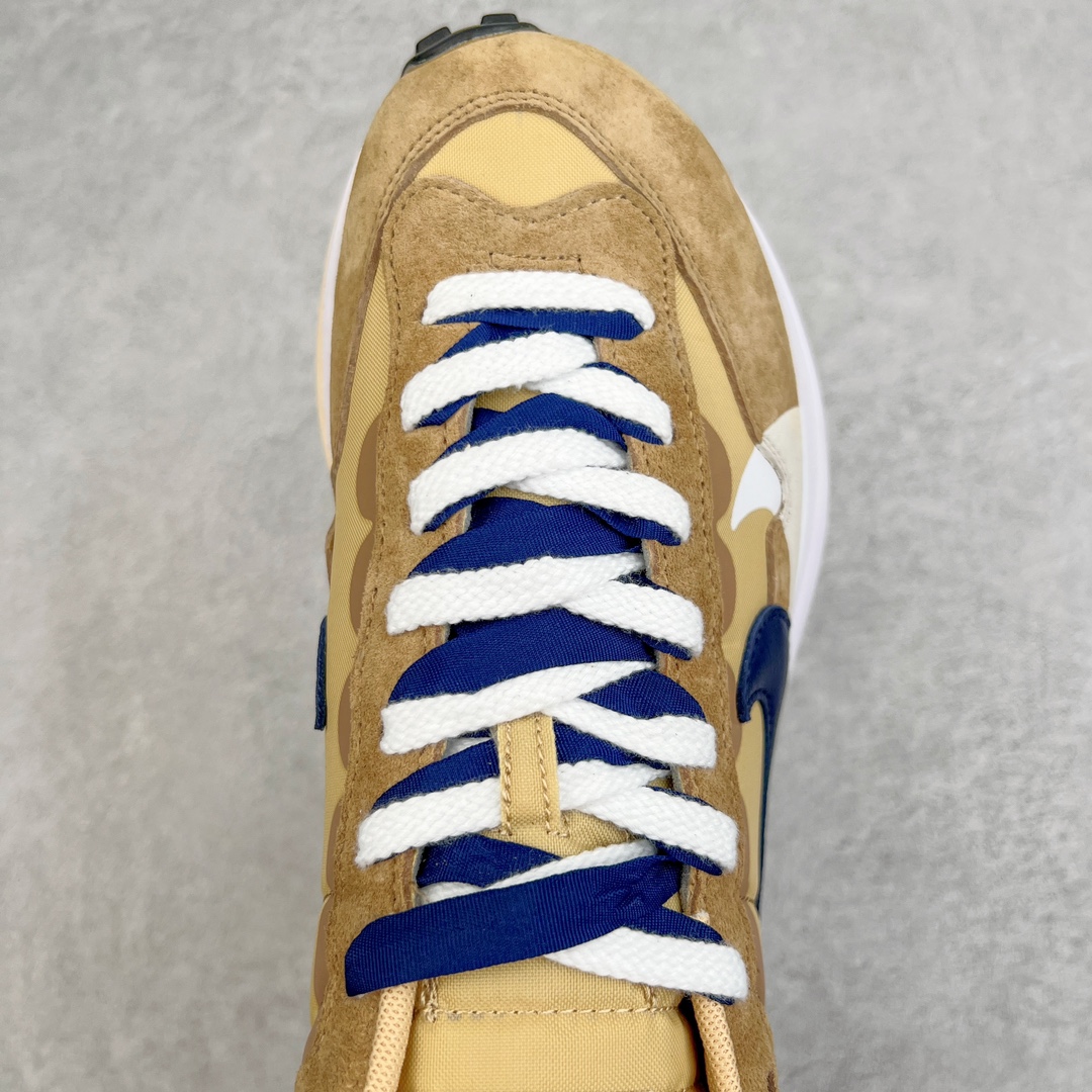 图片[4]-＃LJ渠道版 Sacai x NK VaporWaffle 联名款华夫3.0潮流休闲增高运动鞋 卡其配色 DD1875-200 毫无疑问圈内最强 高端零售首选 真正的匠心工艺 复刻圈巅峰产物 独家原厂航空铝磨具打造 五层分离组合底 全套原楦原纸版原鞋开模校对 全网最具灵魂的版型 原厂特供皮料卡色质感均保持原鞋一致 原装油墨Logo手工描漆 原装大底米色部分外尖内方 大底开口上翘弧度 后跟开口弧度高度原鞋一致 全鞋电脑针车 原厂鞋舌织唛标 原盒原配 中文合格证质保卡 尺码：36 36.5 37.5 38 38.5 39 40 40.5 41 42 42.5 43 44 44.5 45 46-选品中心