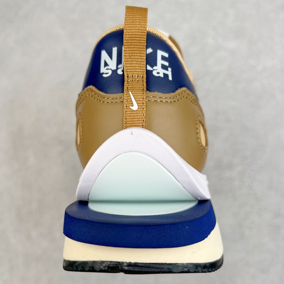 图片[8]-＃LJ渠道版 Sacai x NK VaporWaffle 联名款华夫3.0潮流休闲增高运动鞋 卡其配色 DD1875-200 毫无疑问圈内最强 高端零售首选 真正的匠心工艺 复刻圈巅峰产物 独家原厂航空铝磨具打造 五层分离组合底 全套原楦原纸版原鞋开模校对 全网最具灵魂的版型 原厂特供皮料卡色质感均保持原鞋一致 原装油墨Logo手工描漆 原装大底米色部分外尖内方 大底开口上翘弧度 后跟开口弧度高度原鞋一致 全鞋电脑针车 原厂鞋舌织唛标 原盒原配 中文合格证质保卡 尺码：36 36.5 37.5 38 38.5 39 40 40.5 41 42 42.5 43 44 44.5 45 46-选品中心