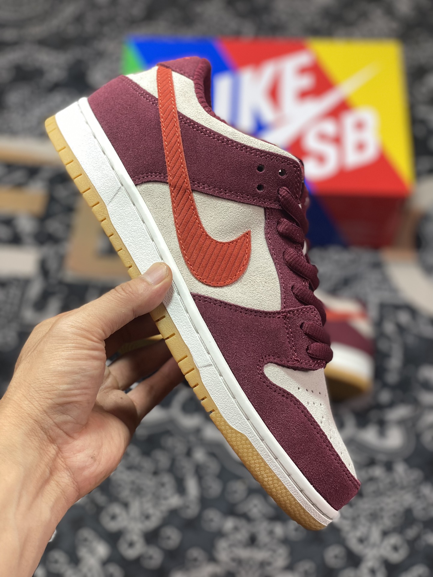 Skate Like a Girl x Nike Dunk SB Low Corduroy DX4589-600