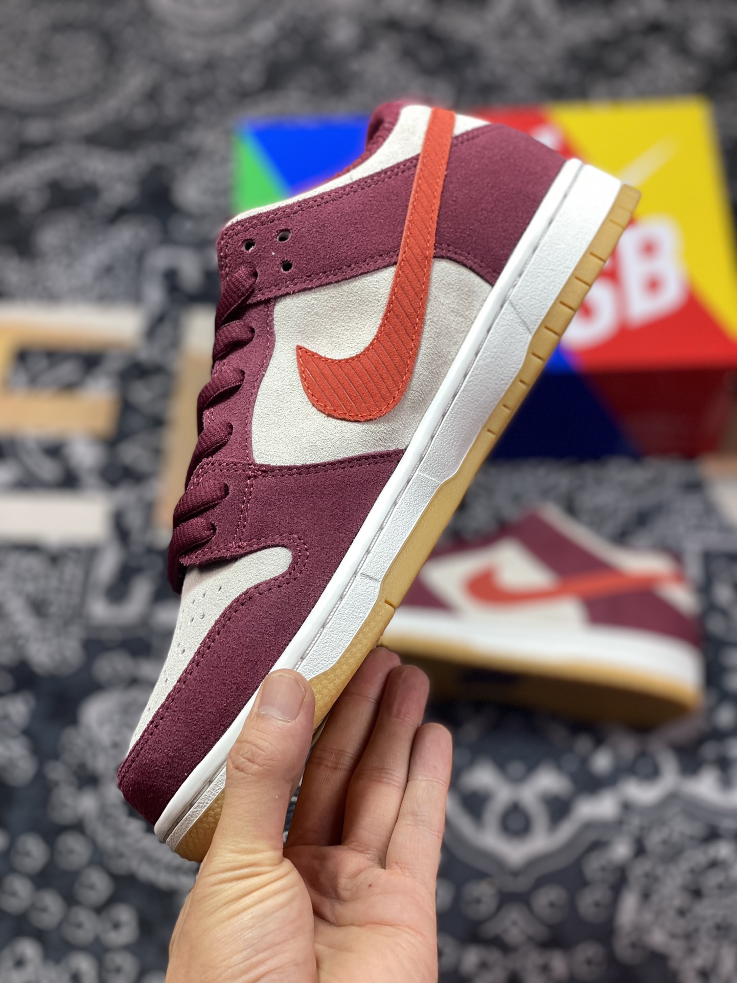 Skate Like a Girl x Nike Dunk SB Low Corduroy DX4589-600