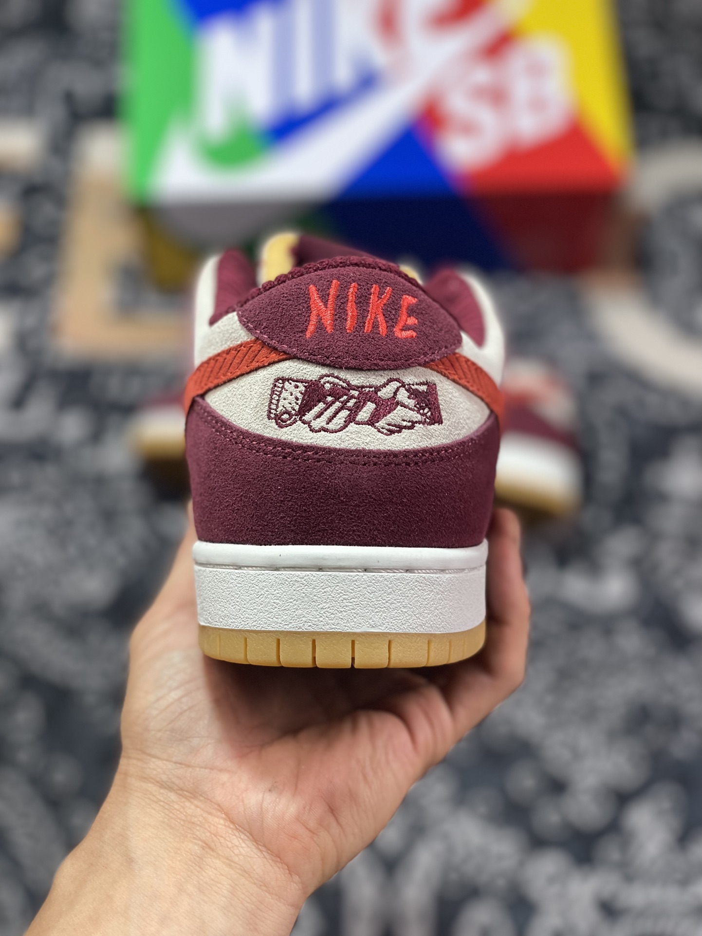 Skate Like a Girl x Nike Dunk SB Low Corduroy DX4589-600