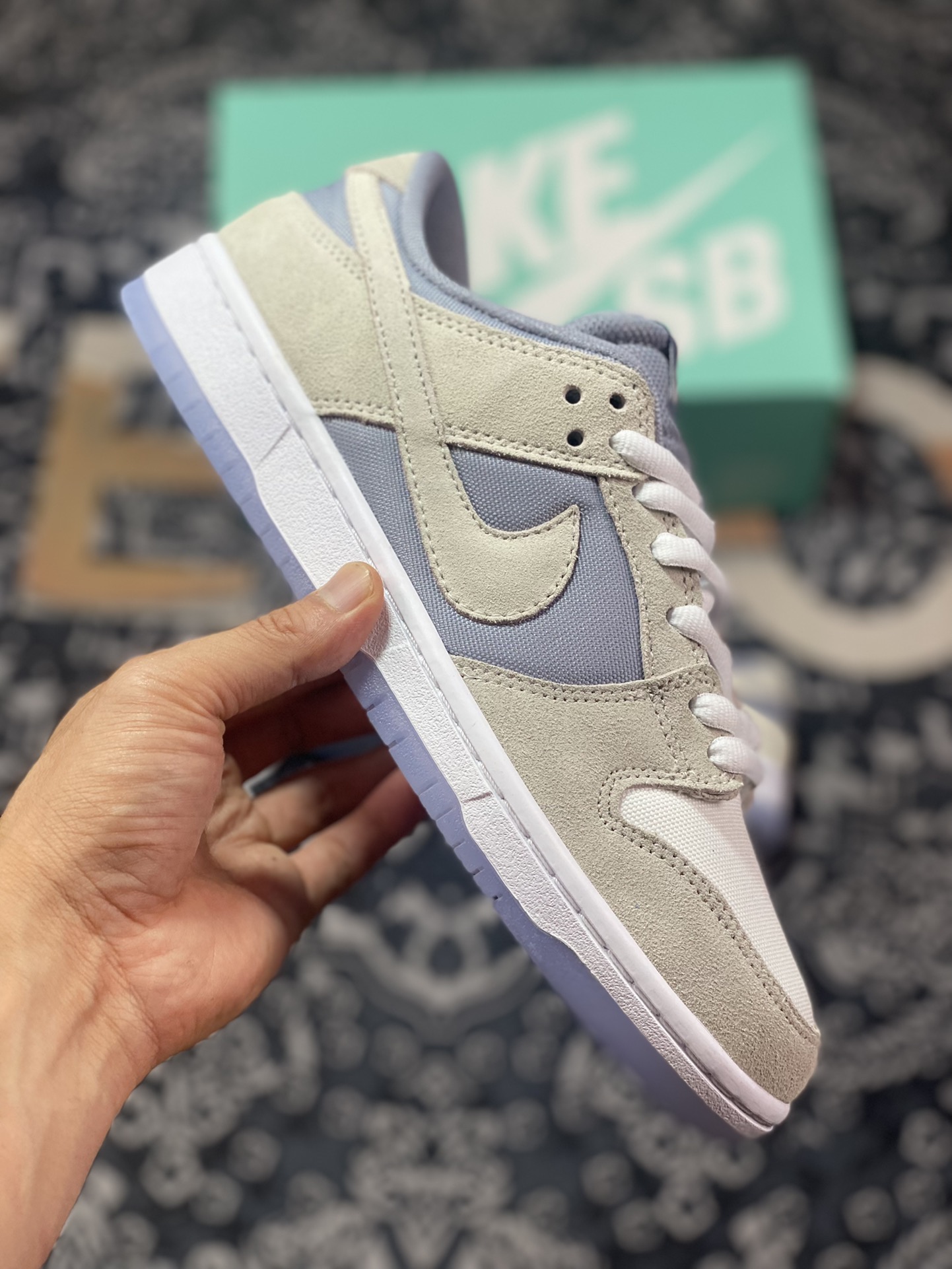 NIKE DUNK SB LOW Arctic Fox Dunk SB As the name suggests 854866-011