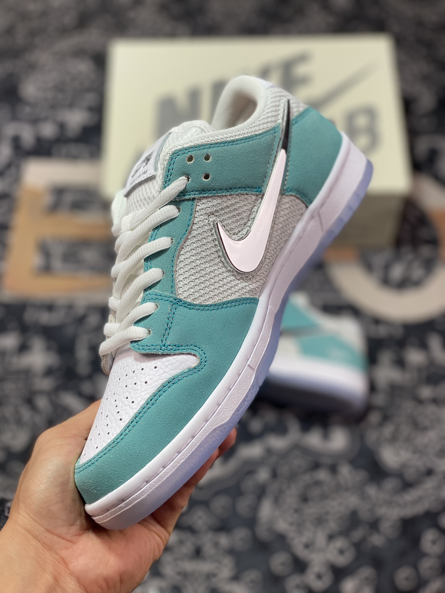 April Skateboards x NK SB Dunk Low Little Tiffany Green FD2562-400