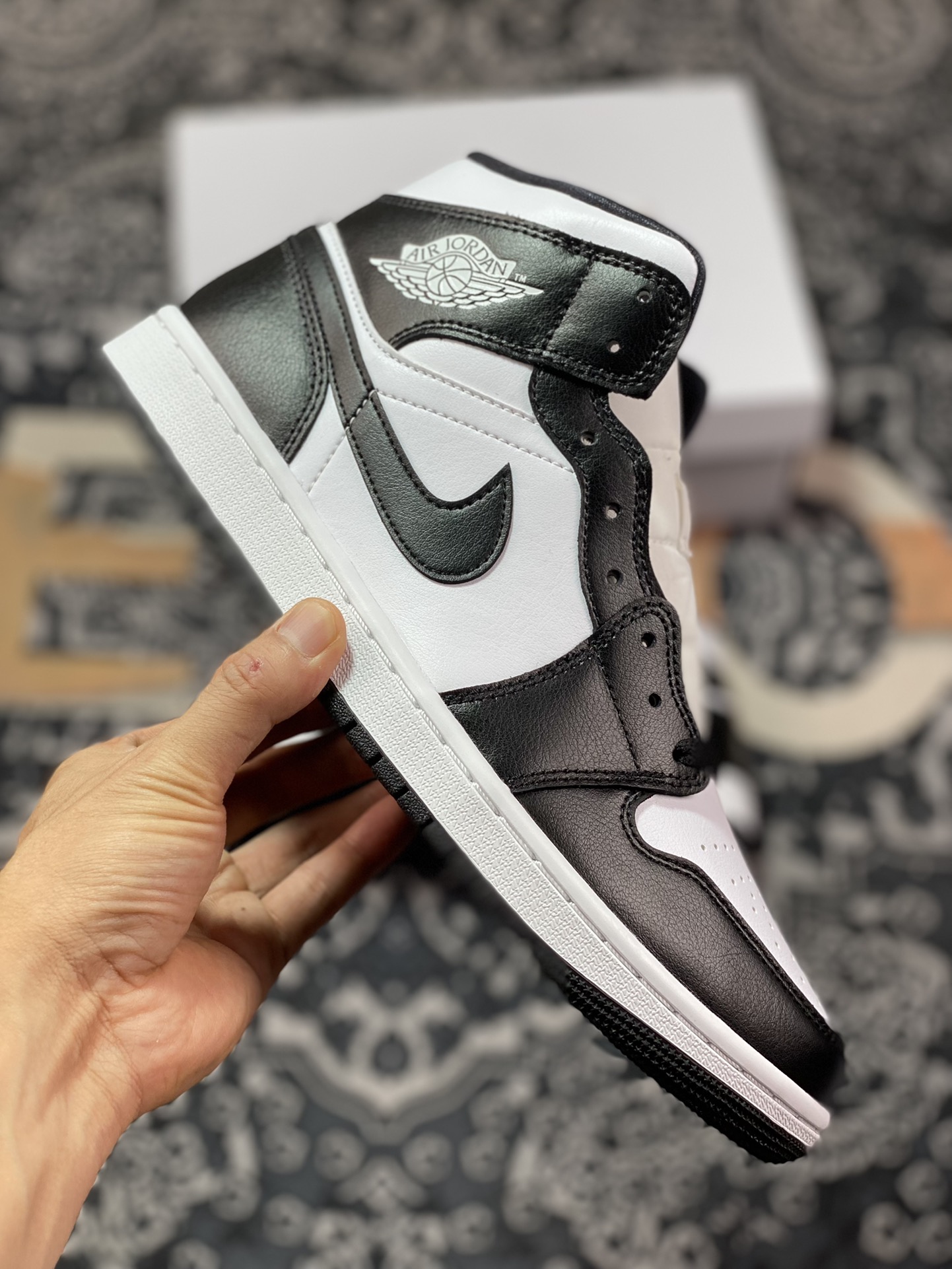 260 优选 Air Jordan 1 Mid AJ1乔1中帮文化篮球鞋 DV0991-101