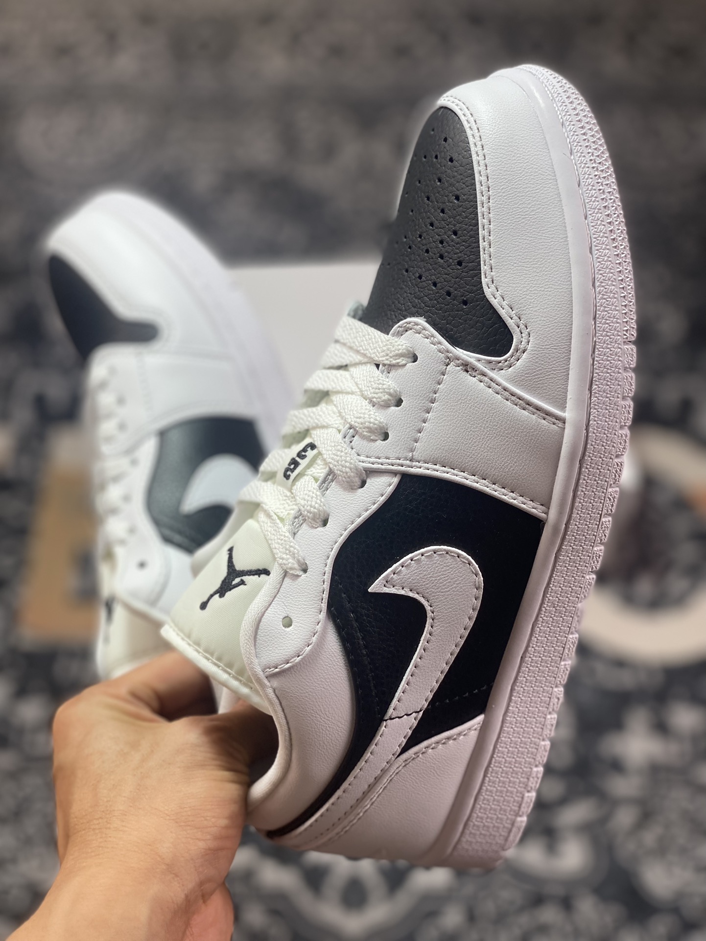 Air Jordan 1 Low Black and White DC0774-100