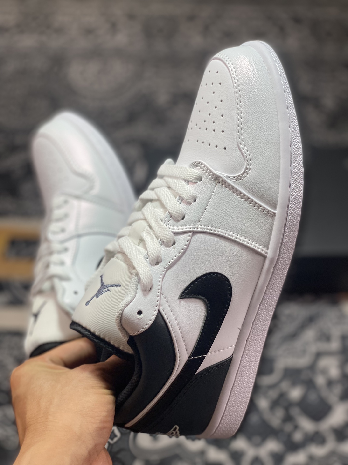 Air Jordan 1 Low White Black 553560-132