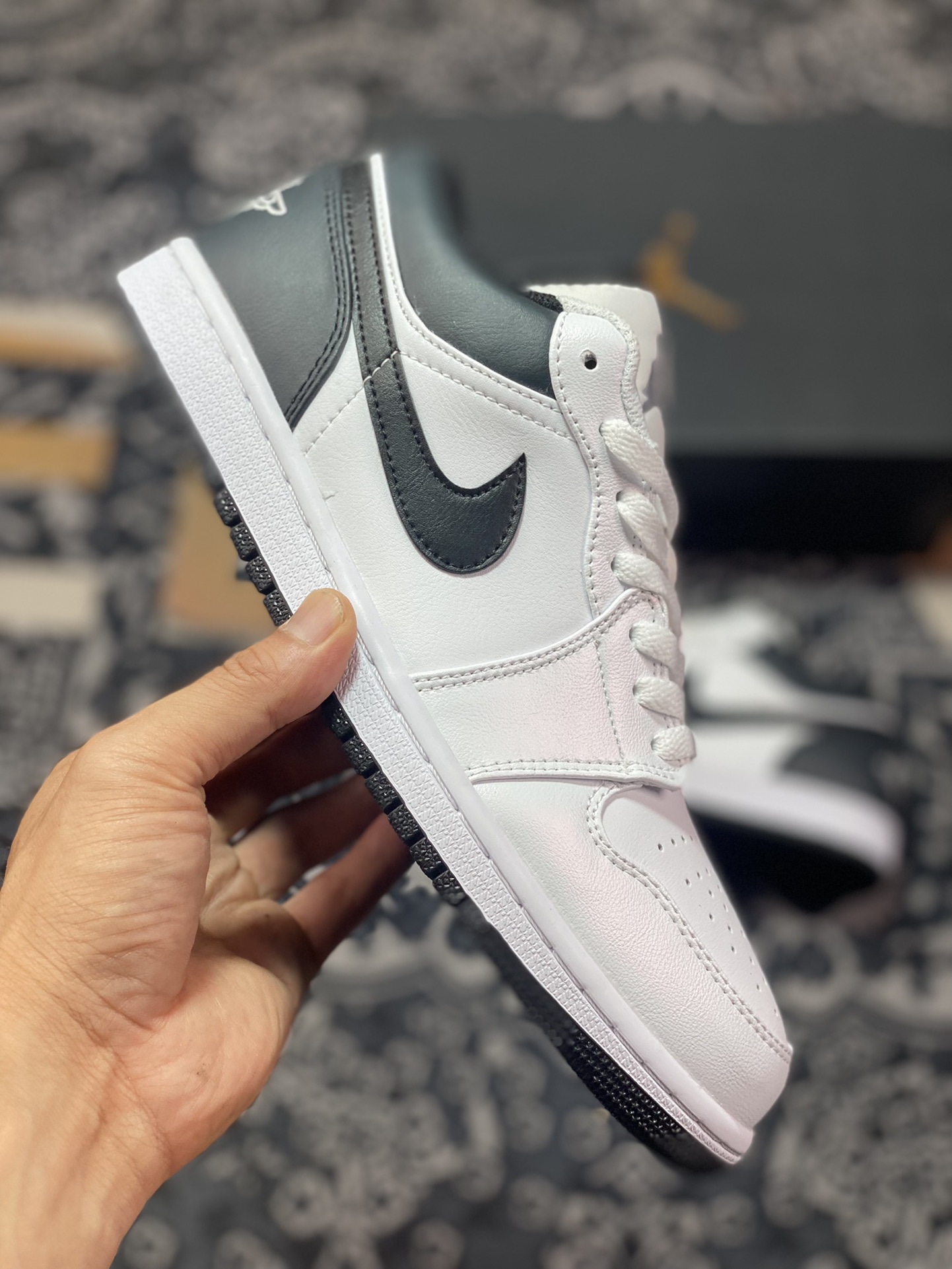 Air Jordan 1 Low White Black 553560-132