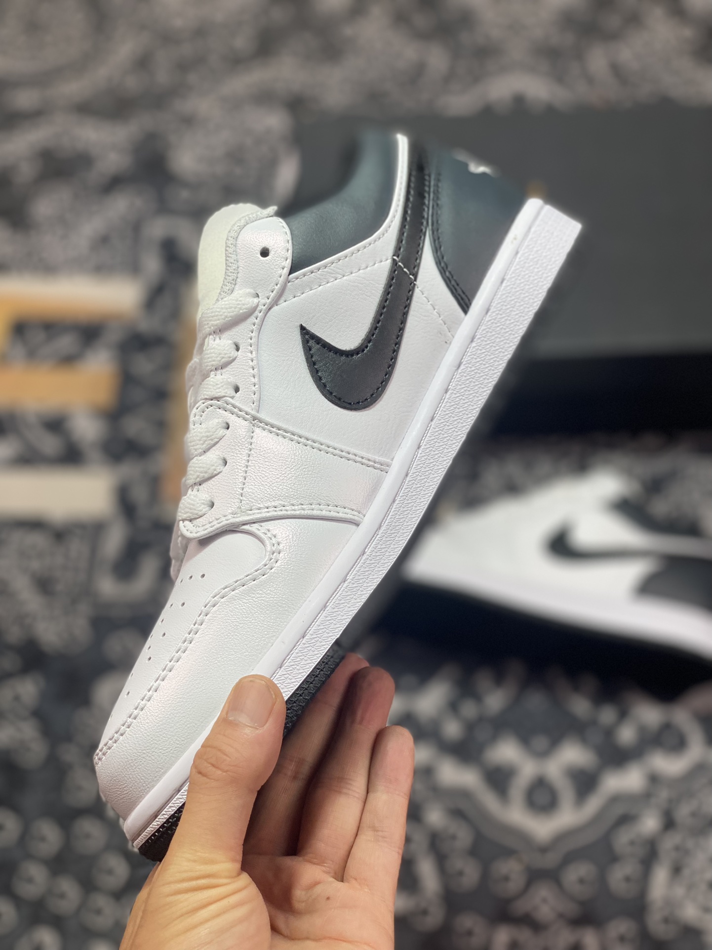 Air Jordan 1 Low White Black 553560-132